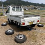 春の仕事始まりました。タイヤ交換、りんご消毒、畔の草刈り