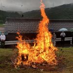 仏様との別れを惜しむ 新野高原お盆の終わり