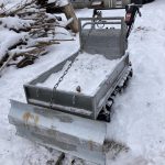 運搬車が除雪車に早変わり　夏・冬大活躍。