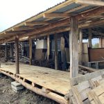 DIY 掘っ立て薪小屋 間柱立て