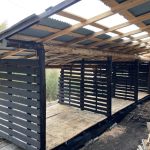 DIY 車の廃オイルで掘っ立て薪小屋塗装